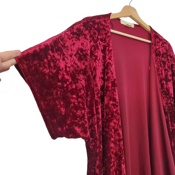 Staring at Stars | Burgundy Crushed Velvet Open Front Kimono Anthropologie - Picture 2 of 7